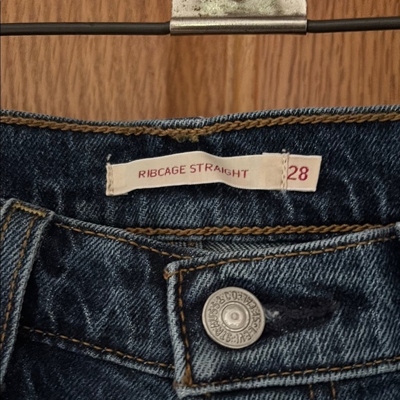 NWT Levi's Women's Ribcage Straight Leg Jeans - Deep Indigo - Picture 2 of 7